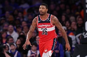 队记：尼克斯还有一个名额 想补充控球和组织能力&有意斯玛特