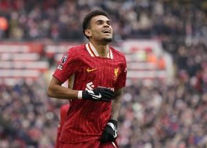 记者：在对迪亚斯6750万欧报价被拒后，拜仁将提出更高报价